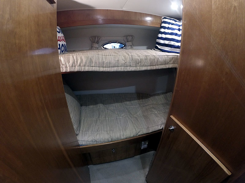 2004 Navigator 5700 Rival Pilothouse