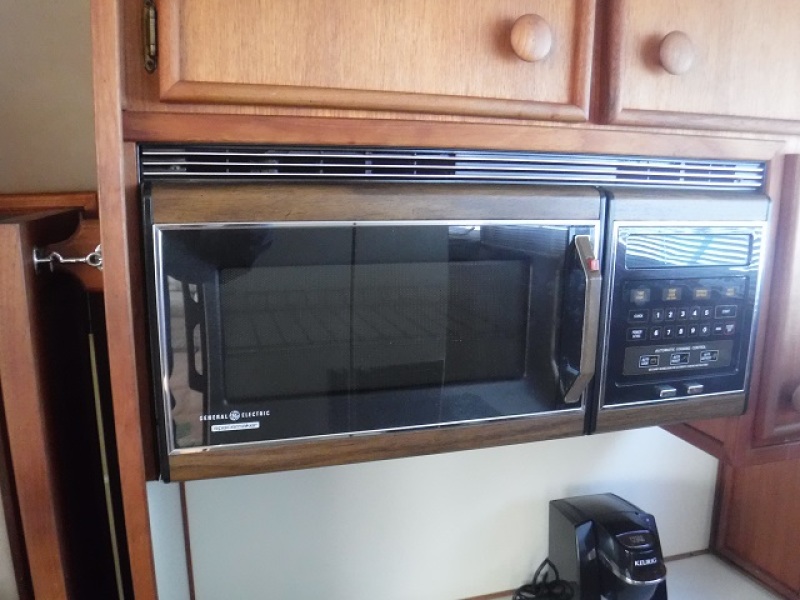 1985 Chris-Craft Constellation 500