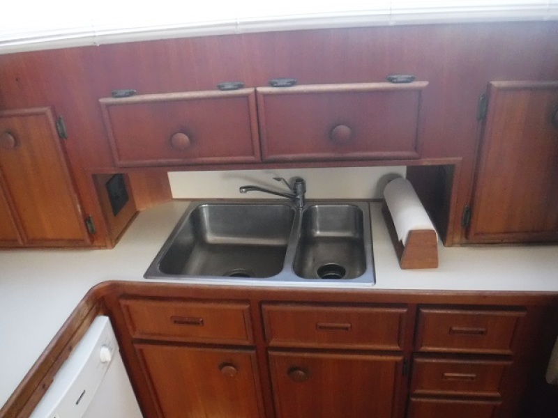 1985 Chris-Craft Constellation 500