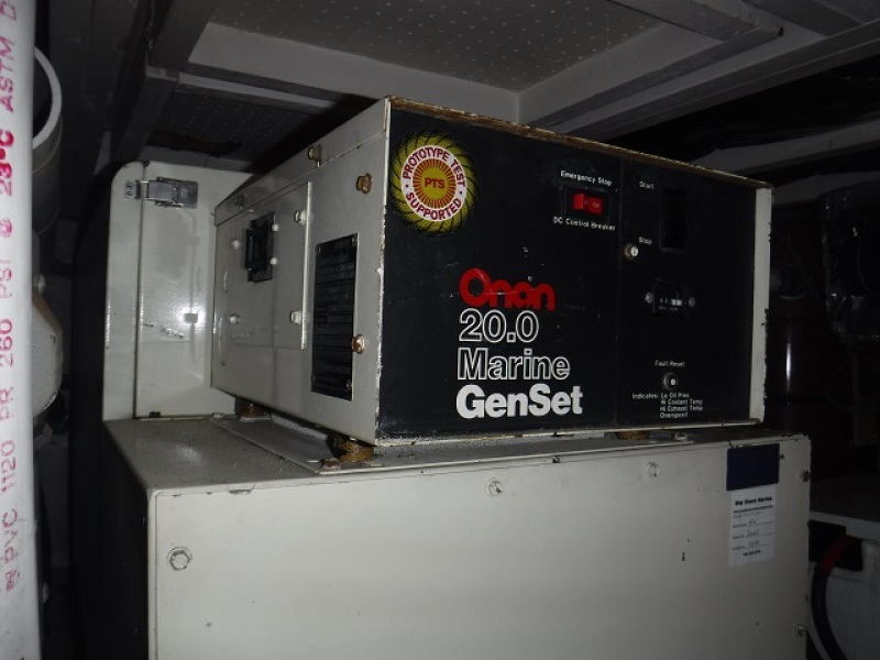1985 Chris-Craft Constellation 500