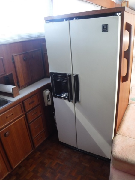 1985 Chris-Craft Constellation 500