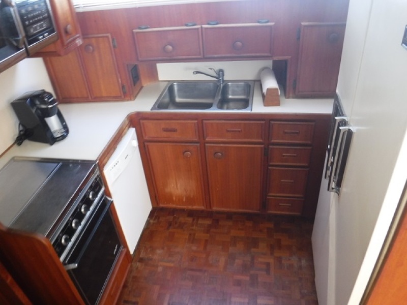 1985 Chris-Craft Constellation 500