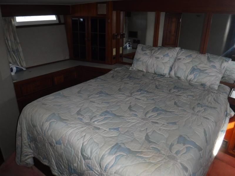 1985 Chris-Craft Constellation 500