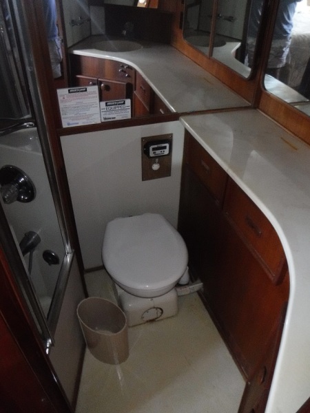 1985 Chris-Craft Constellation 500