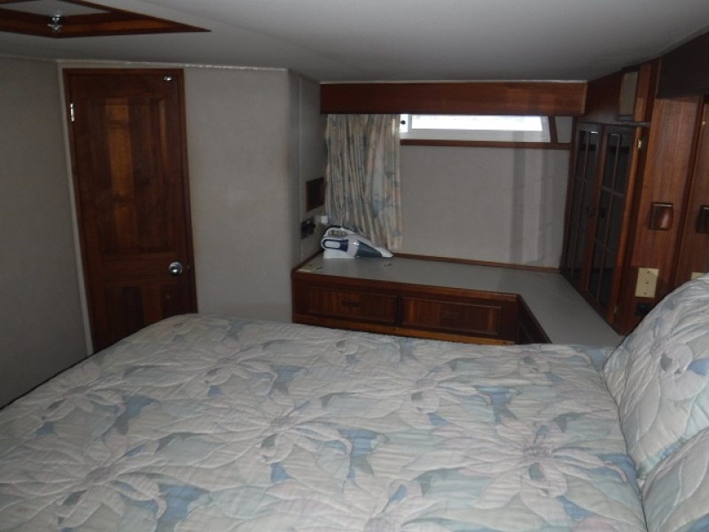 1985 Chris-Craft Constellation 500