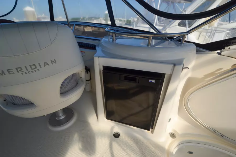 2008 Meridian 391 Sedan Bridge