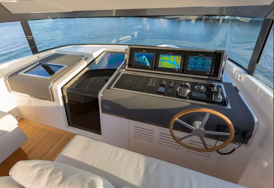 Flybridge Helm