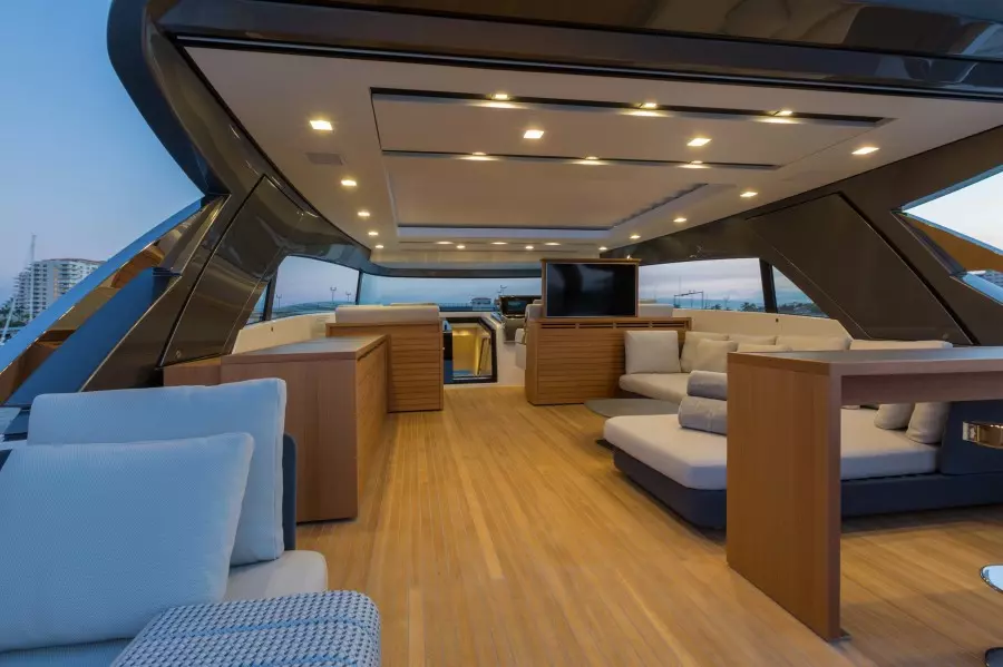 Flybridge 