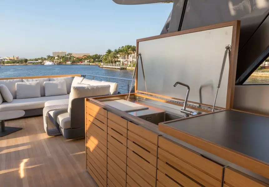 Flybridge