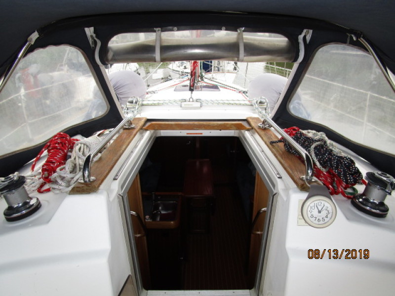 2004 Bavaria 36-3 Cabin