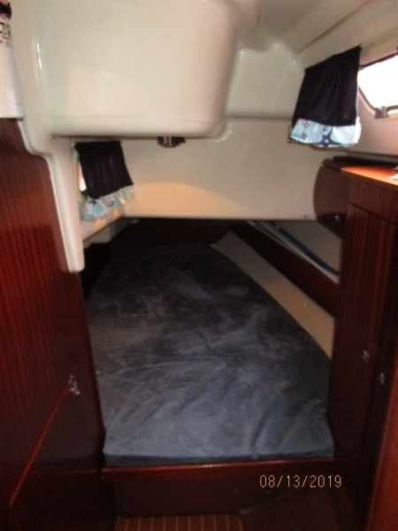 2004 Bavaria 36-3 Cabin