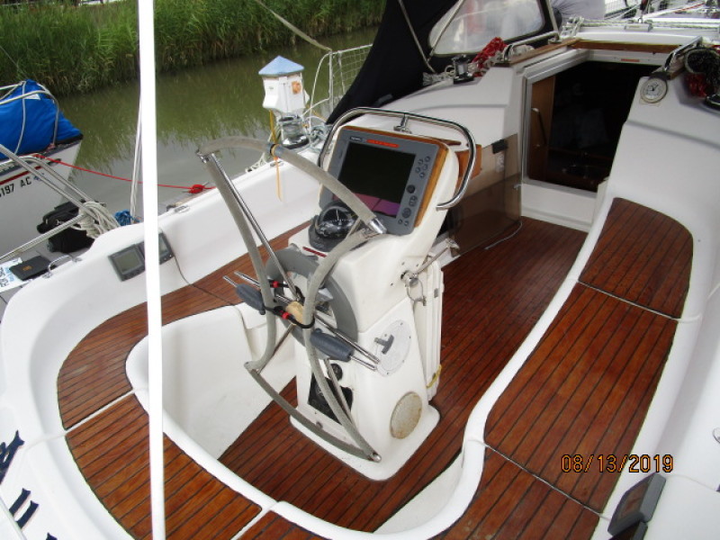 2004 Bavaria 36-3 Cabin