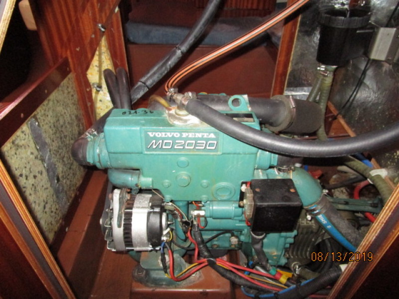 2004 Bavaria 36-3 Cabin