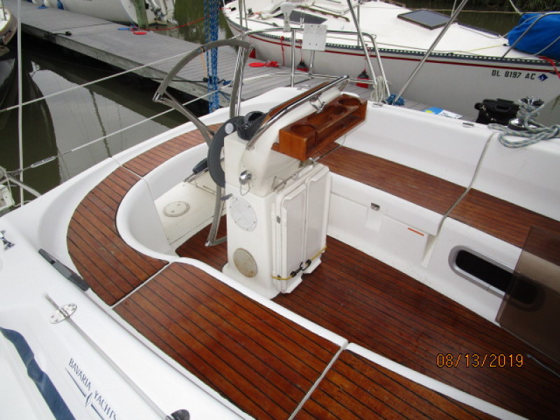 2004 Bavaria 36-3 Cabin