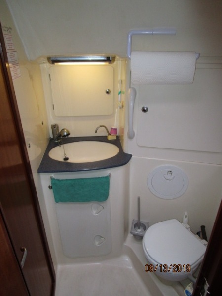 2004 Bavaria 36-3 Cabin