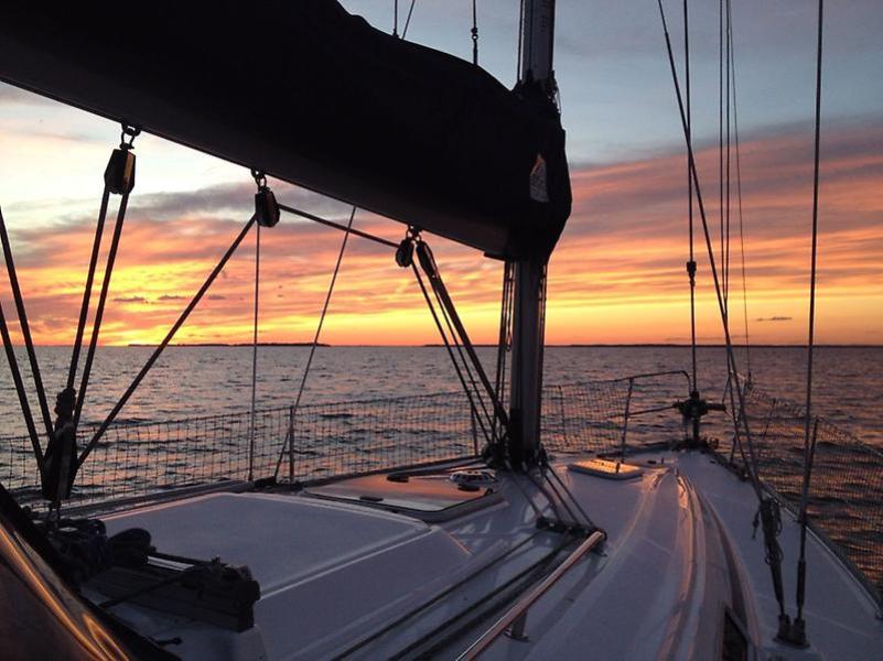 2004 Bavaria 36-3 Cabin