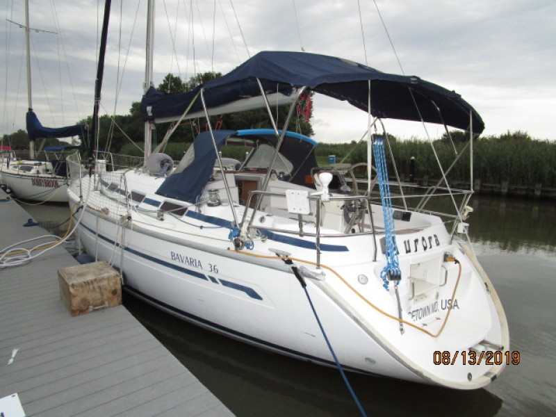 2004 Bavaria 36-3 Cabin