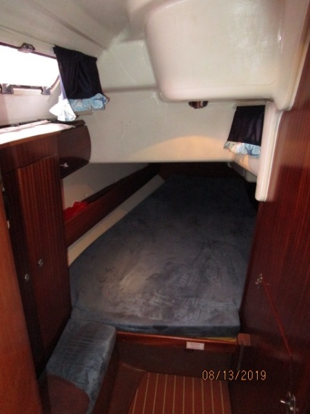 2004 Bavaria 36-3 Cabin