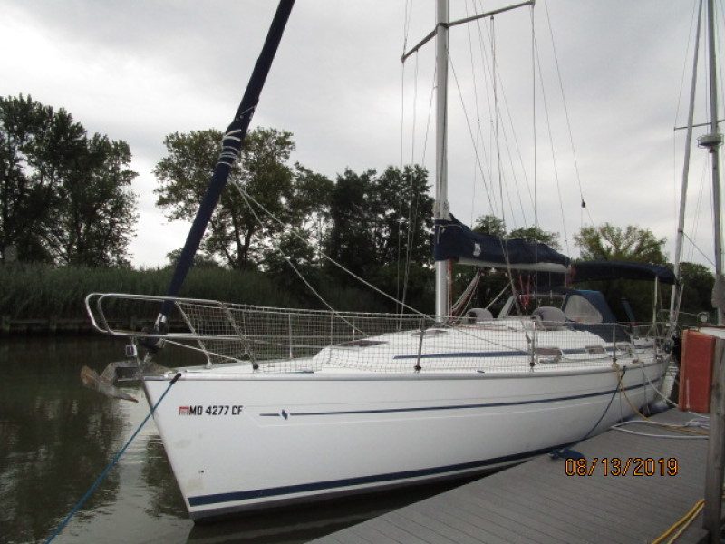 2004 Bavaria 36-3 Cabin