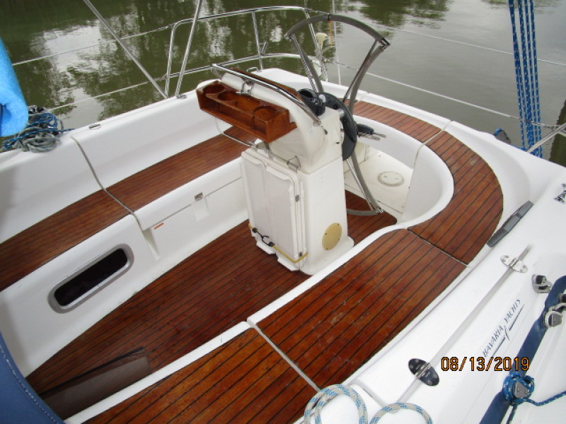 2004 Bavaria 36-3 Cabin