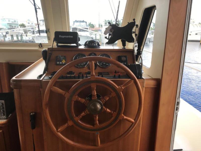 2005 Mainship 34 Trawler