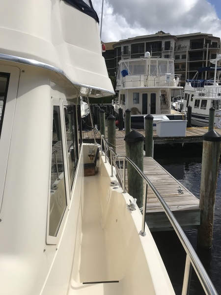 2005 Mainship 34 Trawler