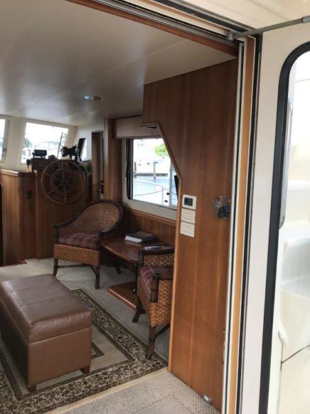 2005 Mainship 34 Trawler