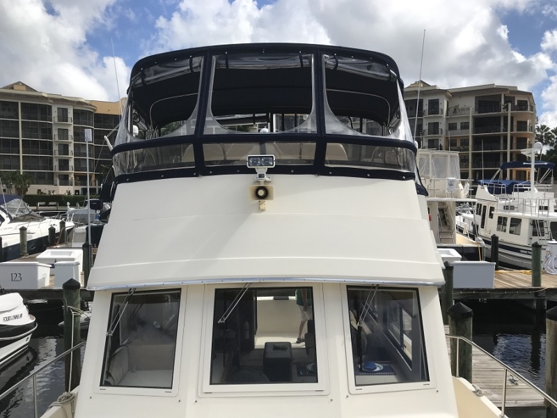 2005 Mainship 34 Trawler