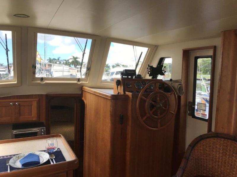 2005 Mainship 34 Trawler
