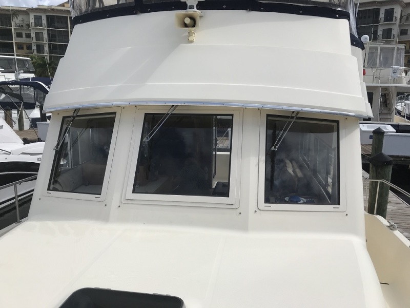 2005 Mainship 34 Trawler