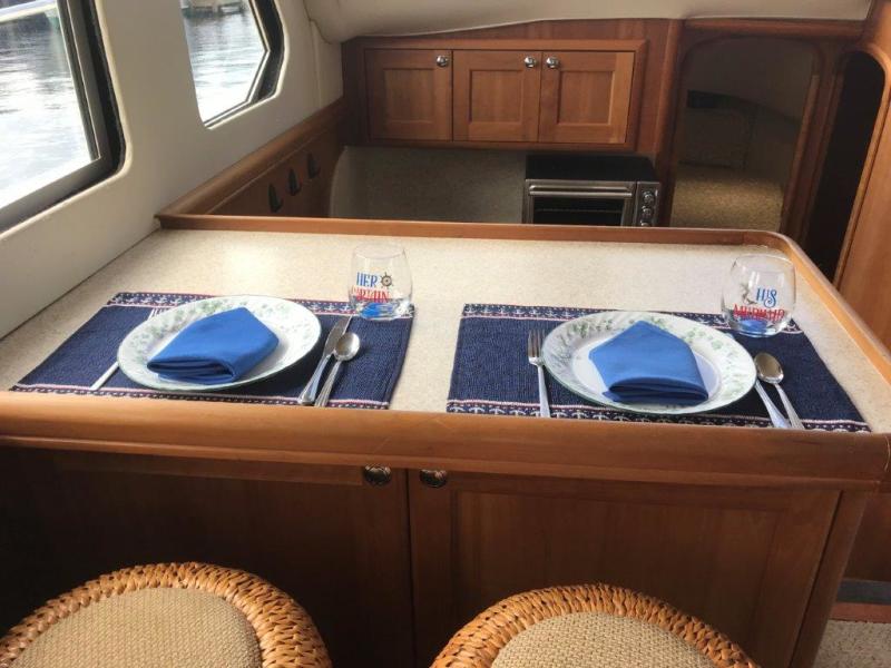 2005 Mainship 34 Trawler