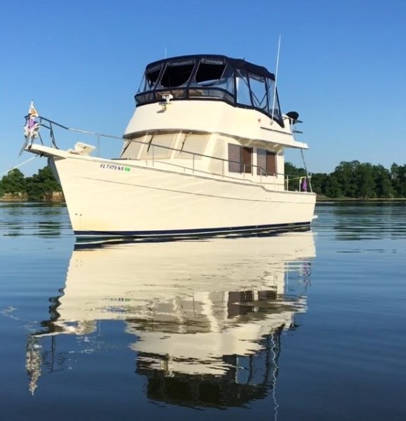 2005 Mainship 34 Trawler