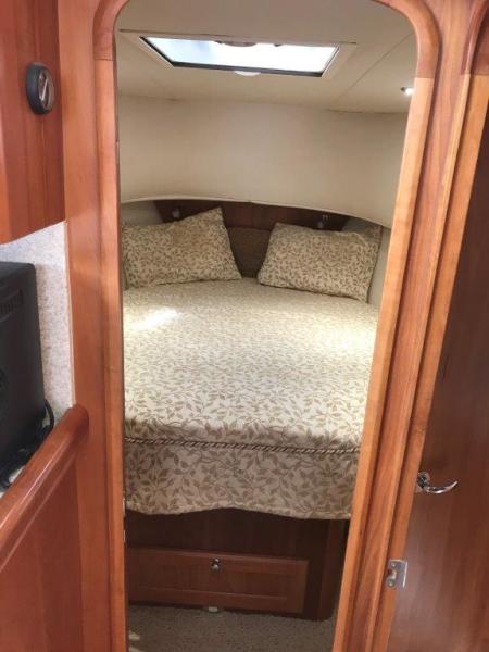 2005 Mainship 34 Trawler