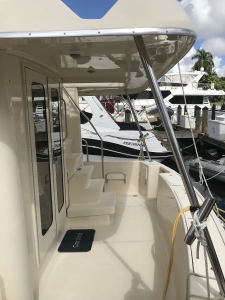 2005 Mainship 34 Trawler