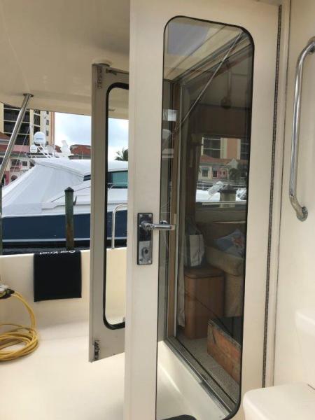 2005 Mainship 34 Trawler