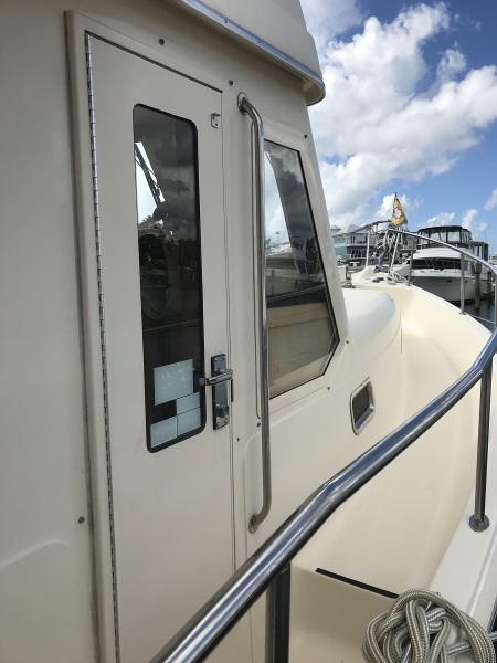 2005 Mainship 34 Trawler