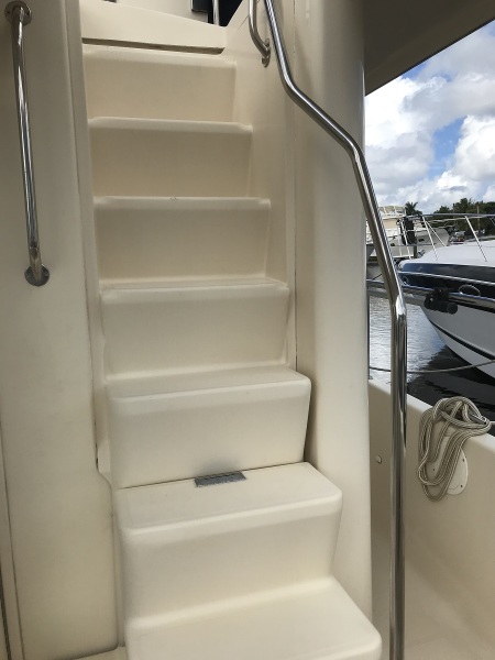 2005 Mainship 34 Trawler