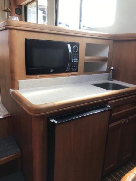 2005 Mainship 34 Trawler