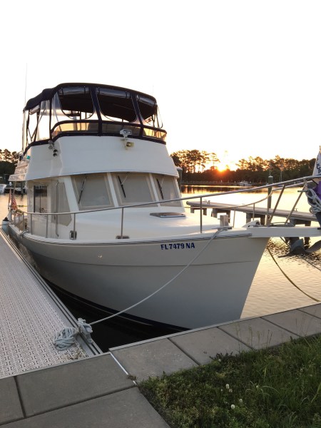 2005 Mainship 34 Trawler