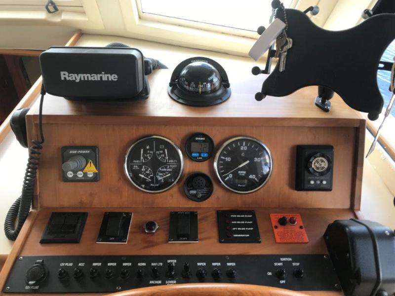 2005 Mainship 34 Trawler