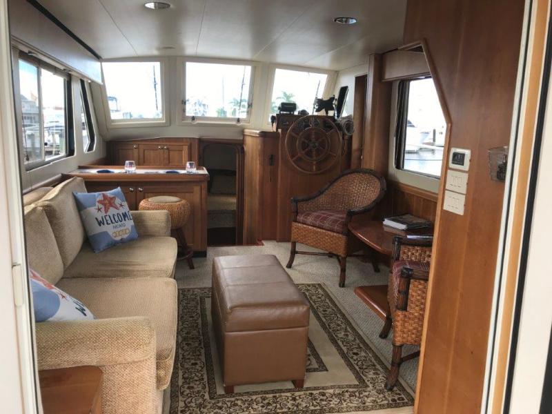 2005 Mainship 34 Trawler