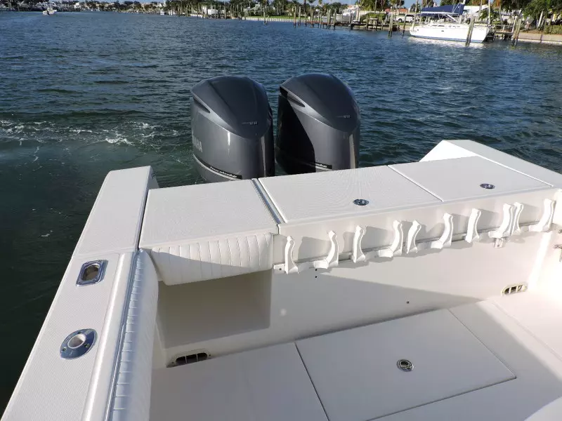 Regulator Transom R & R 2008 Regulator 32 FS 32 ft Center Consoles for sale