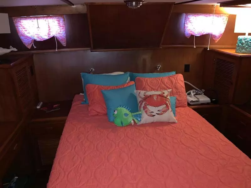 Three Dog Night 38ft Marine Trader Yacht For Sale