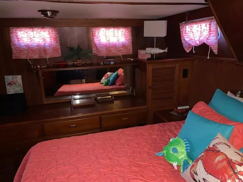 Three Dog Night 38ft Marine Trader Yacht For Sale