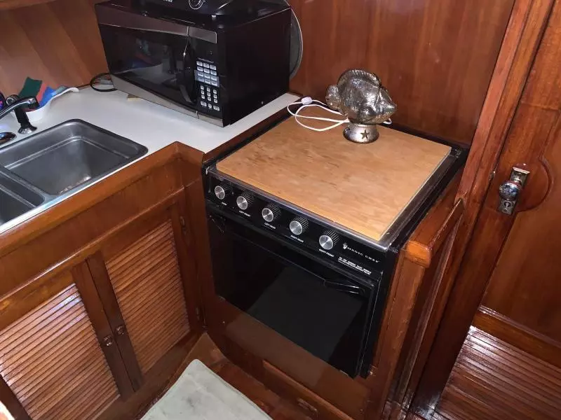 Three Dog Night 38ft Marine Trader Yacht For Sale