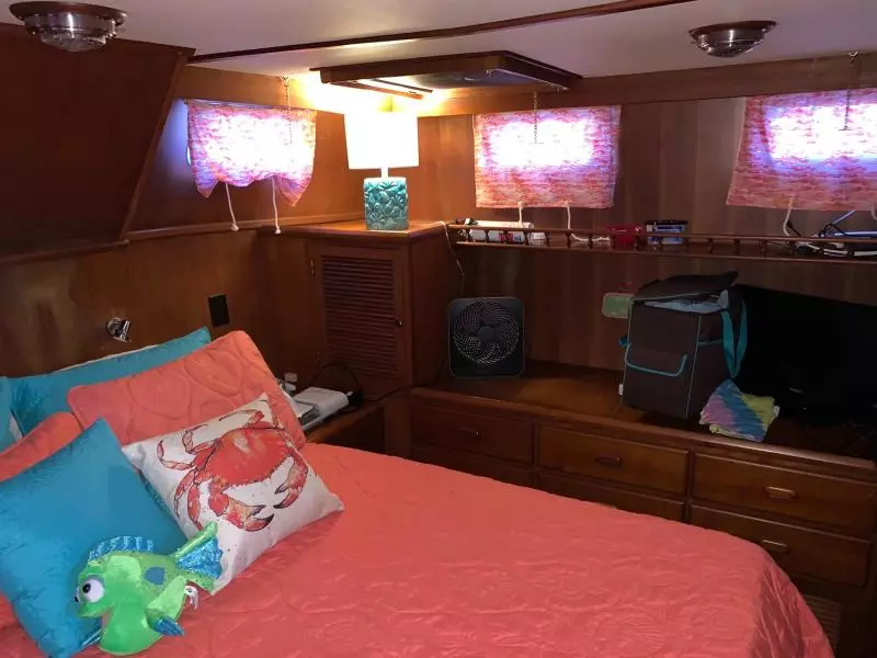 Three Dog Night 38ft Marine Trader Yacht For Sale