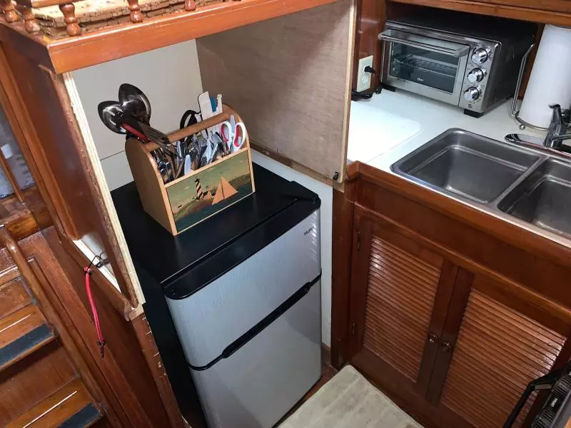 Three Dog Night 38ft Marine Trader Yacht For Sale