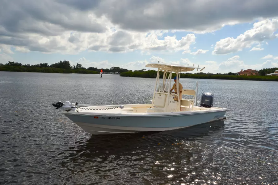 24ft Pathfinder Yacht For Sale
