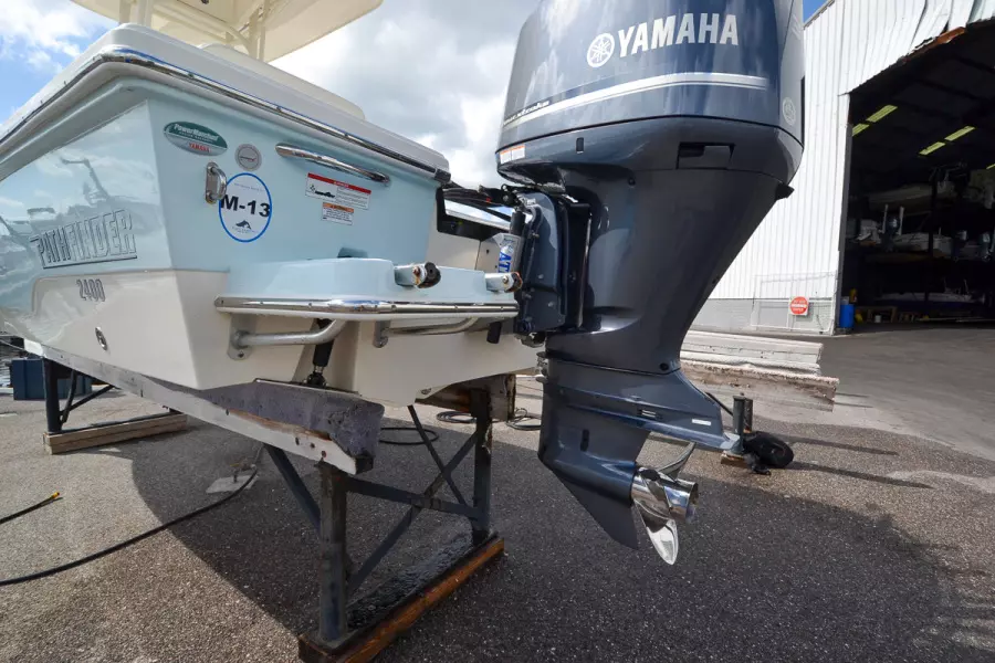 24ft Pathfinder Yacht For Sale