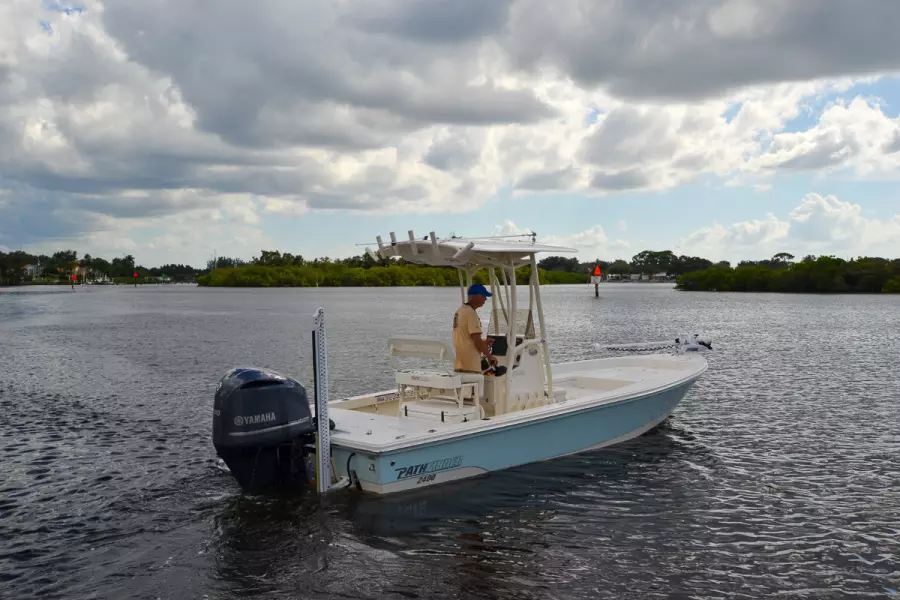 24ft Pathfinder Yacht For Sale